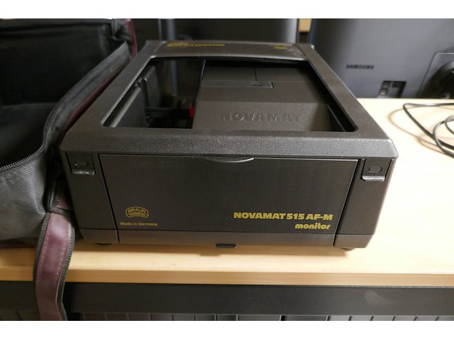 Diaprojector novamat - afbeelding 2 van  3