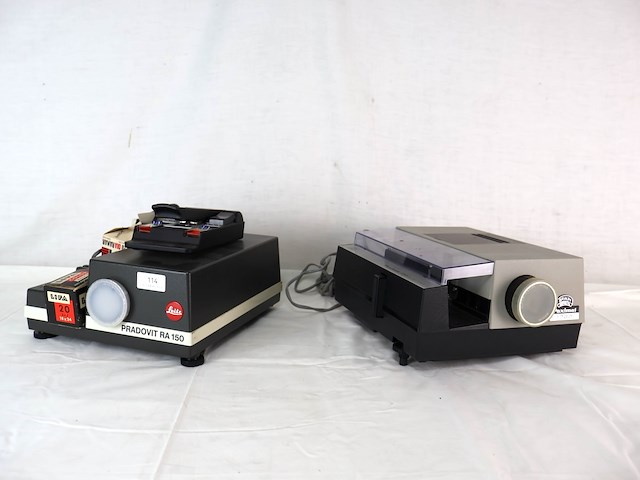 Diaprojector (x2) - afbeelding 1 van  6