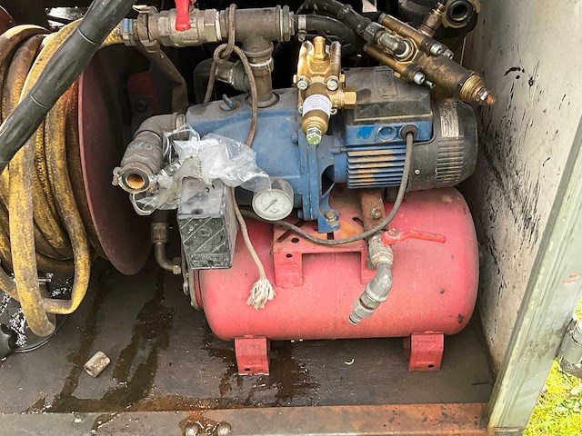 Dibo stoomreiniger op trailer - afbeelding 24 van  31