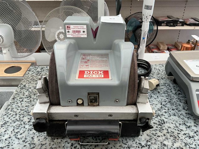 Dick sm-110 messlijpmachine met watergekoelde slijpschijven - afbeelding 1 van  3