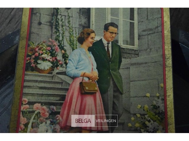 Dienblad guinness + koekendoos koningspaar (boudewijn en fabiola) - afbeelding 3 van  4