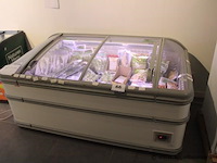 Diepvrieskist aht ( met inhoud) - afbeelding 1 van  2