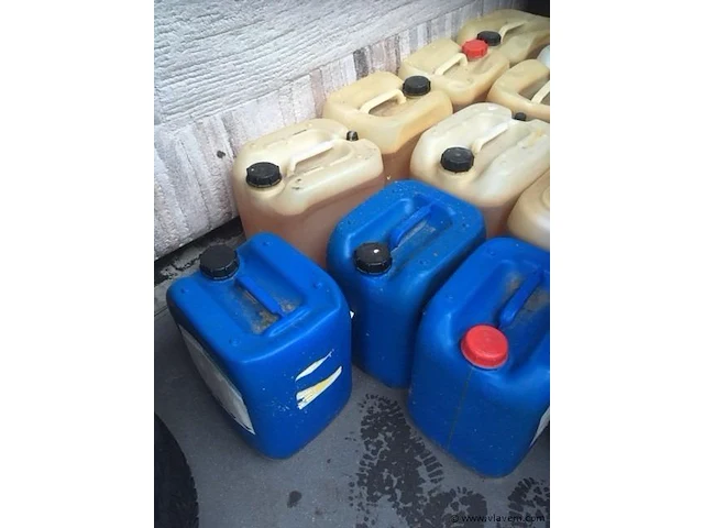 Diesel plus, witte diesel gekleurd - afbeelding 2 van  2