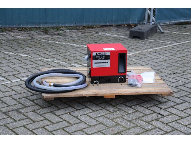 Diesel pomp nieuw - afbeelding 1 van  1