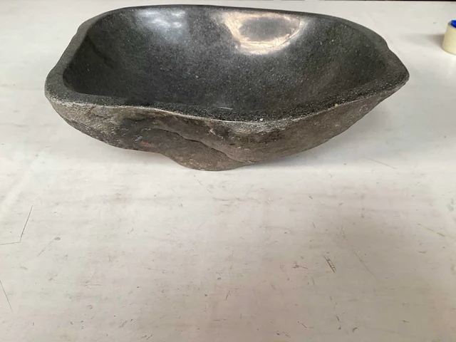 Differnz lombok waskom natuursteen 46x35 cm - afbeelding 1 van  4