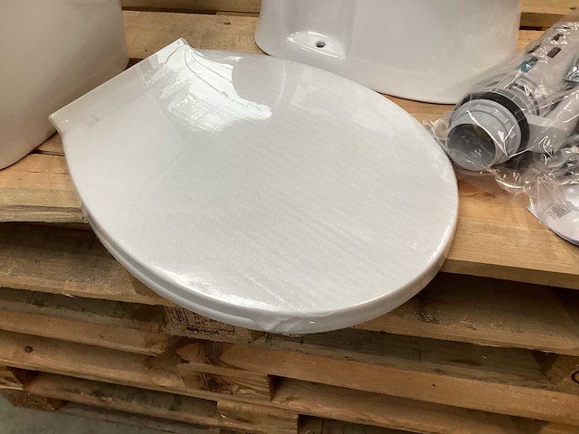 Differnz toiletpot met spoelreservoir - afbeelding 4 van  6