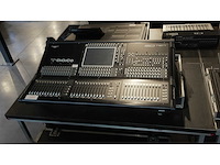 Digico- sd10 digitalmixing console incl flightcase - afbeelding 1 van  3
