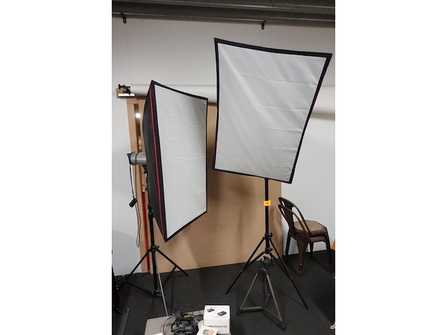 Digitale camera nikon + studioverlichtingsset - afbeelding 2 van  9