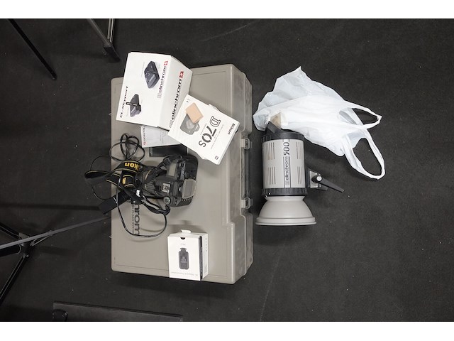 Digitale camera nikon + studioverlichtingsset - afbeelding 8 van  9