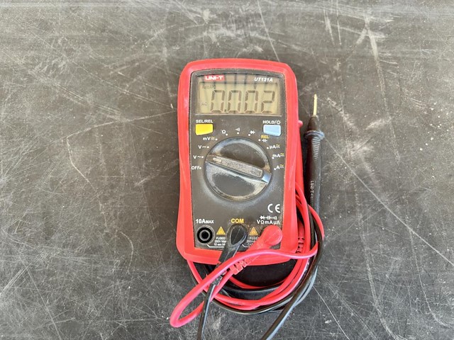 Digitale mulitmeter uni -t - afbeelding 2 van  2