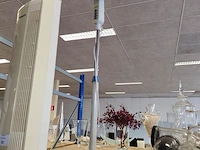 Digitale personenweegschaal korona, ventilator op voet delonghi, staande torenventilator airmate, elektrische stoomreiniger aqua laser - afbeelding 3 van  6