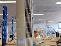 Digitale personenweegschaal korona, ventilator op voet delonghi, staande torenventilator airmate, elektrische stoomreiniger aqua laser - afbeelding 4 van  6
