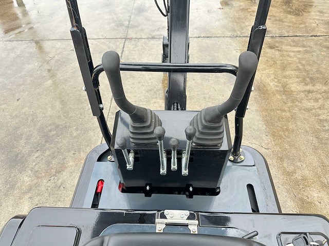 Digmaster - 2025 - dm105 - minigraafmachine - afbeelding 17 van  30