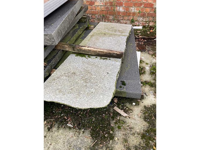 Dikke platen graniet 5-8-10cm met 1 metalen bok - afbeelding 2 van  8