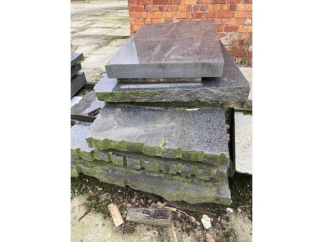 Dikke platen graniet 5-8-10cm met 1 metalen bok - afbeelding 3 van  8