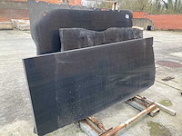 Dikke platen graniet 5-8-10cm met 1 metalen bok - afbeelding 7 van  8