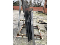 Dikke platen graniet 5-8-10cm met 1 metalen bok - afbeelding 8 van  8