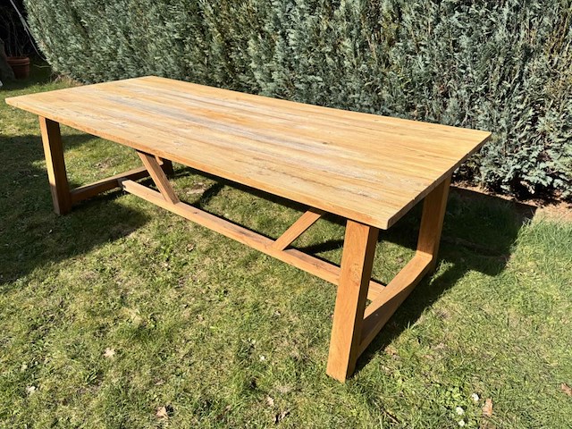 Dikke teak tafel (showroommodel) - afbeelding 1 van  3