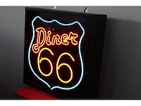Diner 66 - neonverlichting - afbeelding 2 van  2