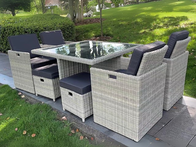 Diningset 9-delig light grey wicker / zwarte kussens - afbeelding 1 van  3