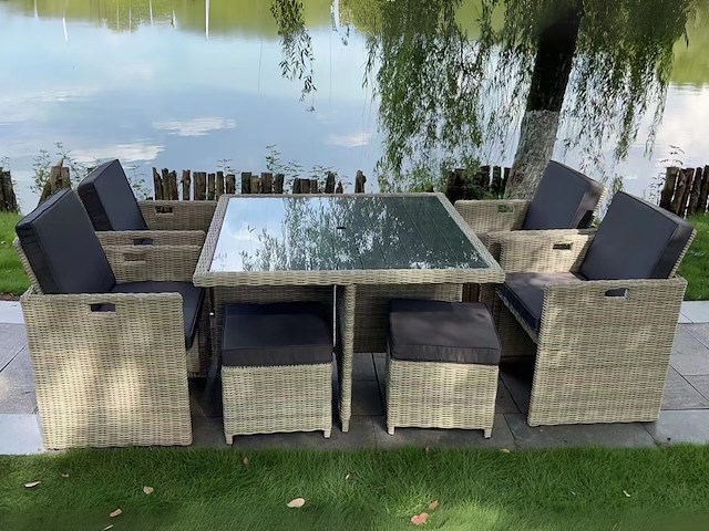 Diningset 9-delig light grey wicker / zwarte kussens - afbeelding 3 van  3