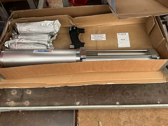 Dinitrol rc-ktd 600 siliconen pistool op lucht druk - afbeelding 1 van  2