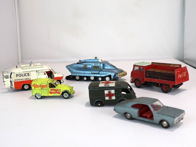 Dinky toys (x6) - afbeelding 1 van  8