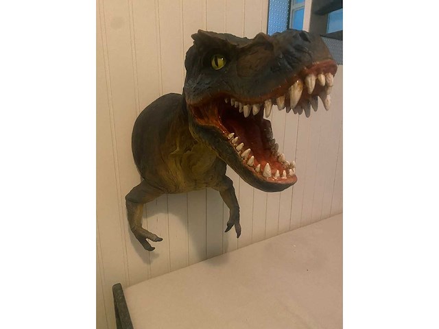 Dinosaurus beeld - afbeelding 2 van  2