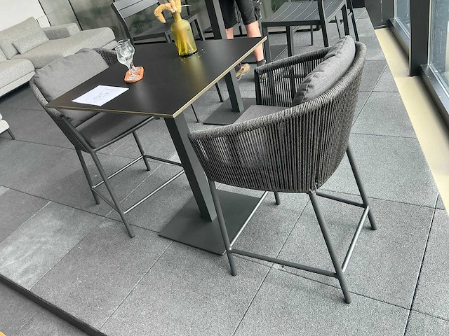 Diphano alexa statafel met 2 barstoelen - afbeelding 1 van  7