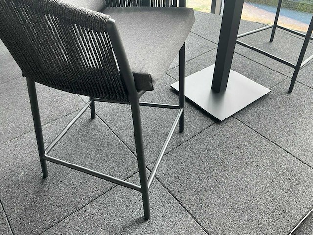 Diphano alexa statafel met 2 barstoelen - afbeelding 7 van  7