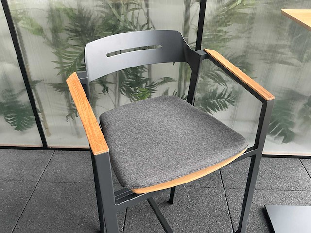 Diphano alexa statafel met 2 barstoelen - afbeelding 7 van  7