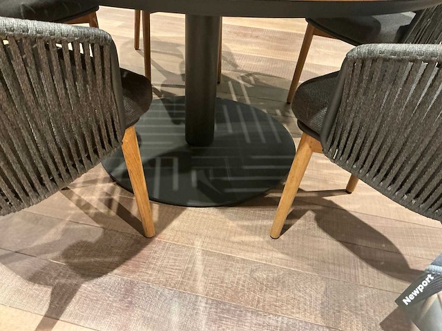 Diphano alexa teaken tuintafel met stoelen - afbeelding 4 van  5
