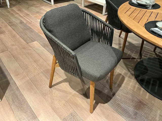 Diphano alexa teaken tuintafel met stoelen - afbeelding 5 van  5