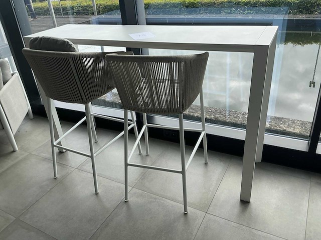 Diphano hoge kantinetafel met 2 barstoelen - afbeelding 3 van  5