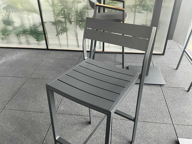 Diphano metris statafel met 2 barstoelen - afbeelding 6 van  6