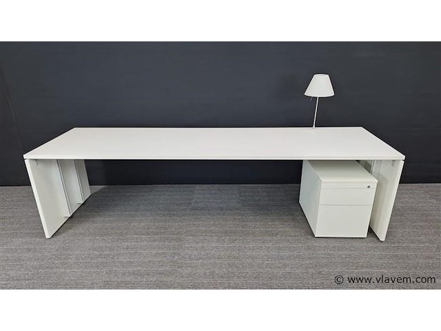 Directiebureau fantoni - afbeelding 1 van  12