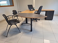 Directiebureau met ladenblok en 3 stoelen