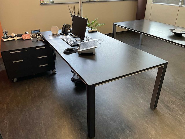 Directiebureau + vergadertafel - afbeelding 13 van  14