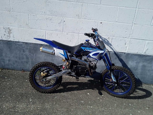 Dirt bike - x trem - motorfiets - afbeelding 2 van  2