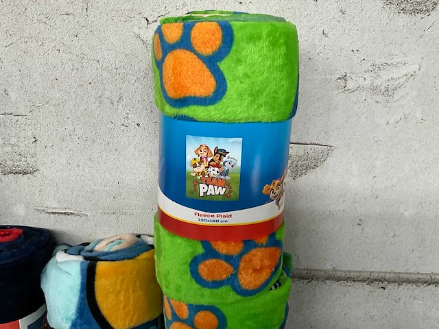 Disney home assorti fleece plaids 130 x 160 cm (15x) - afbeelding 6 van  13