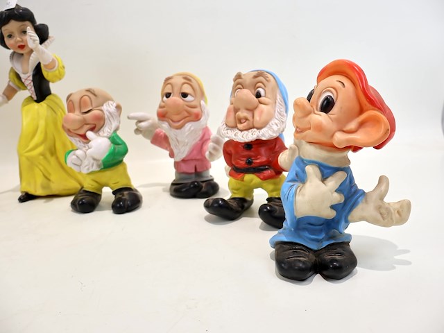 Disney sneeuwwitje en zeven dwergen - afbeelding 6 van  11
