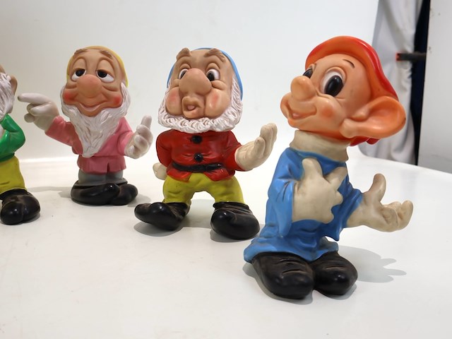 Disney sneeuwwitje en zeven dwergen - afbeelding 8 van  11