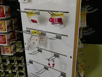 Display met armbandjes en halsbandjes - afbeelding 2 van  4