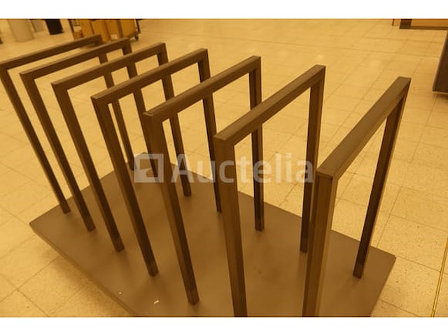 Display op wielen - afbeelding 1 van  4