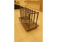 Display op wielen - afbeelding 3 van  4