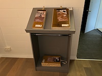 Display - afbeelding 1 van  4