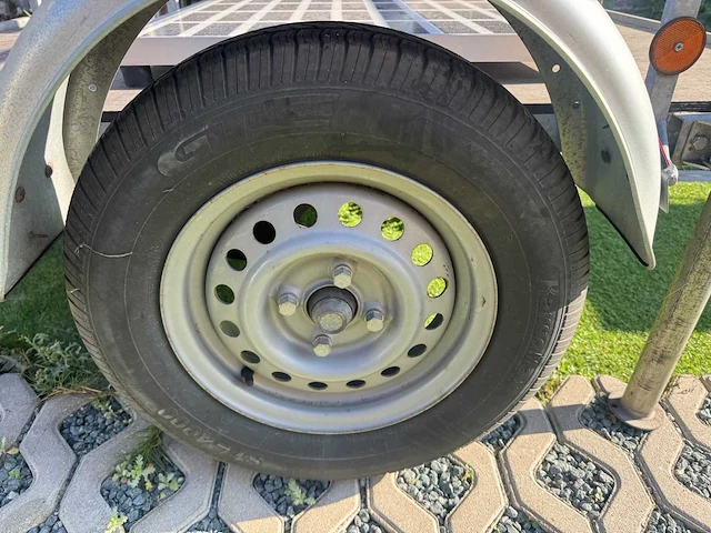 Dissel aanhangwagen met snelheidsbord - afbeelding 1 van  17