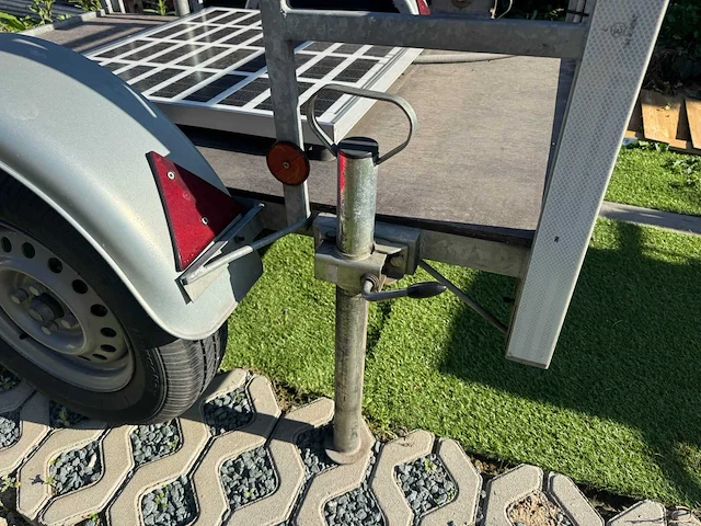 Dissel aanhangwagen met snelheidsbord - afbeelding 3 van  17