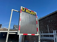 Dissel aanhangwagen met snelheidsbord - afbeelding 9 van  17