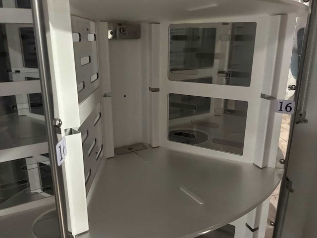 Distributeur - afbeelding 4 van  15